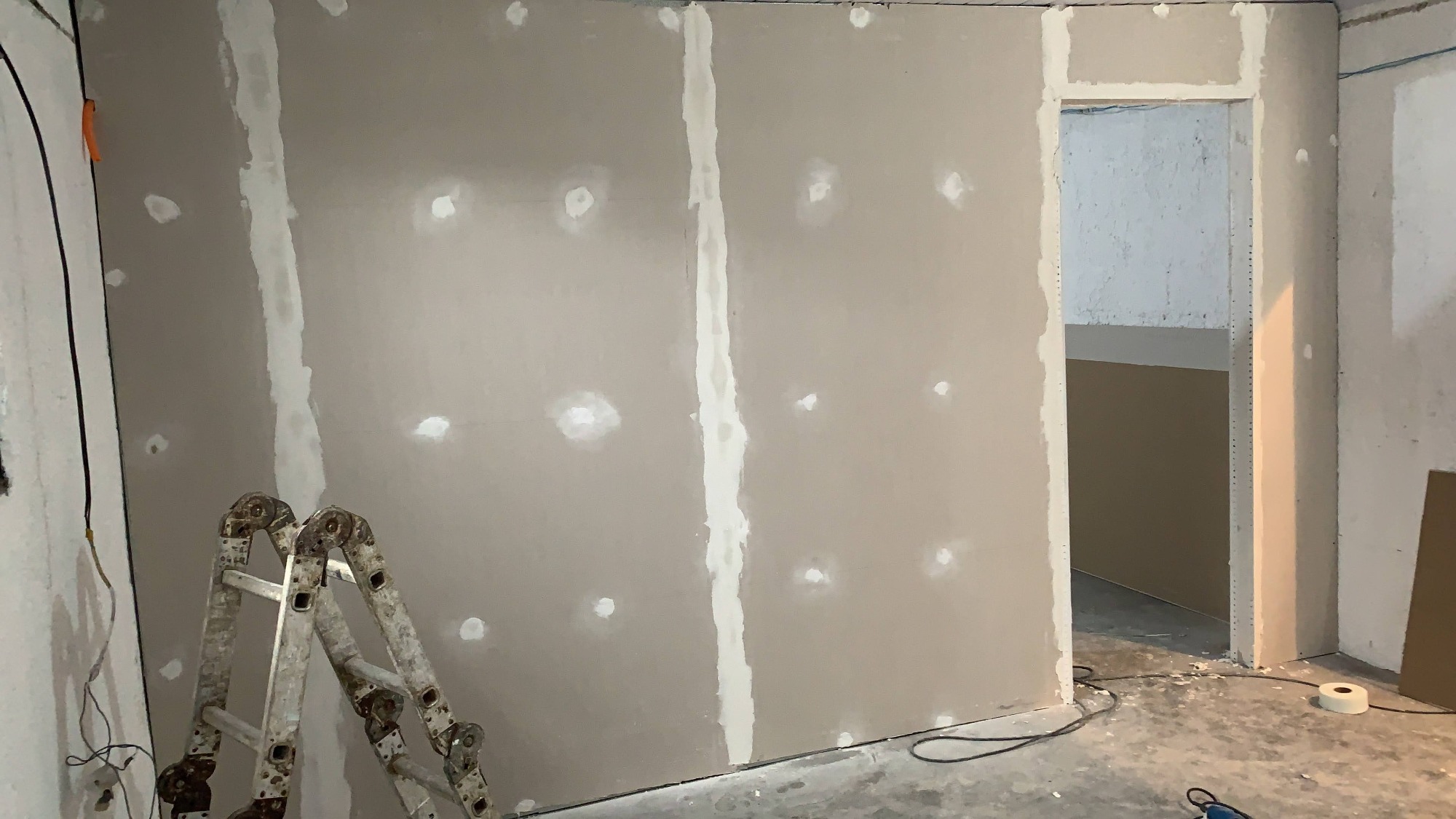 REFORMAR O CONSTRUIR YESO  muy bajo costo, el precio por mt cuadrado 