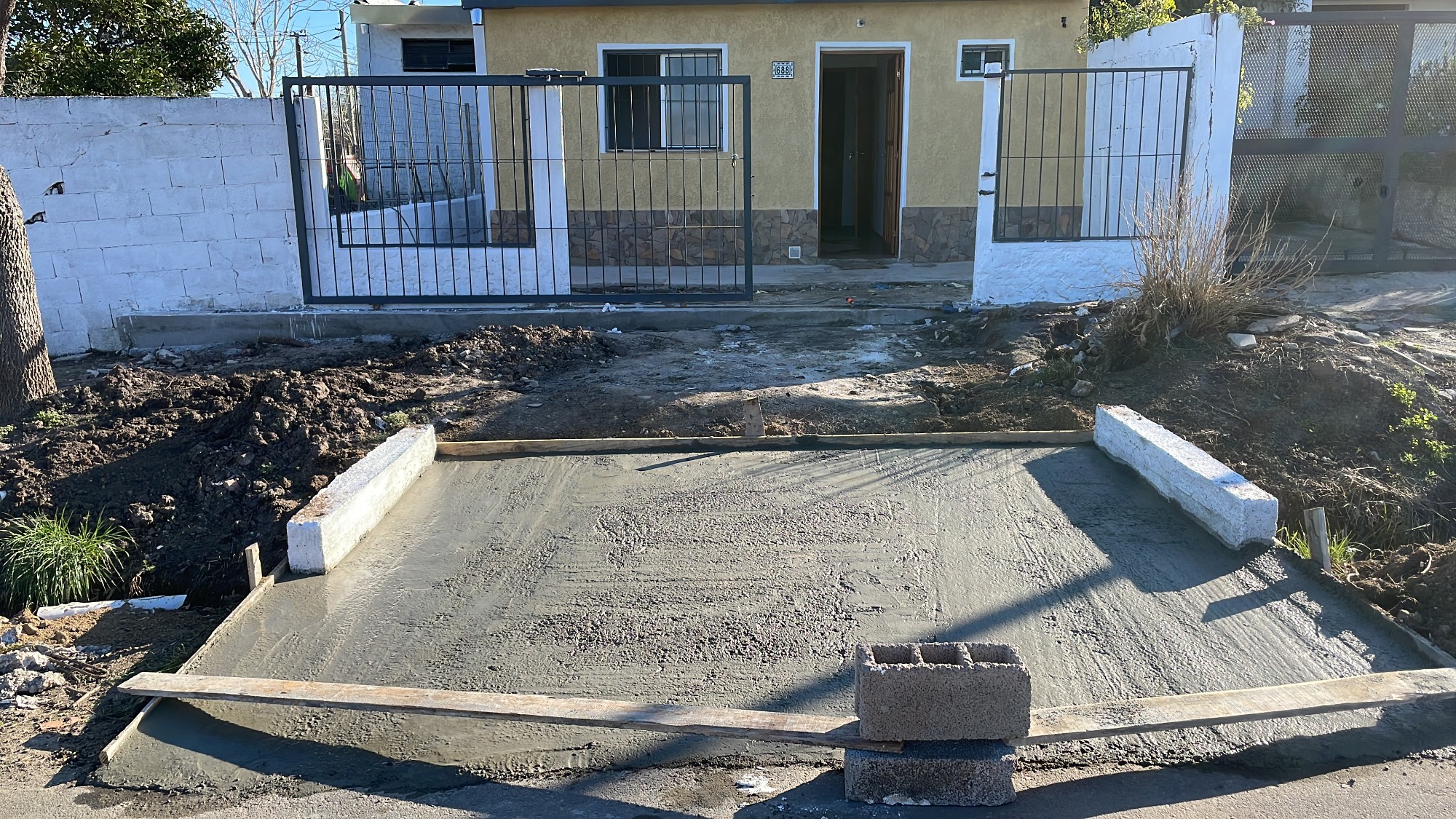 REFORMAR O CONSTRUIR ENTRADAS  no más su vehículo en la calle