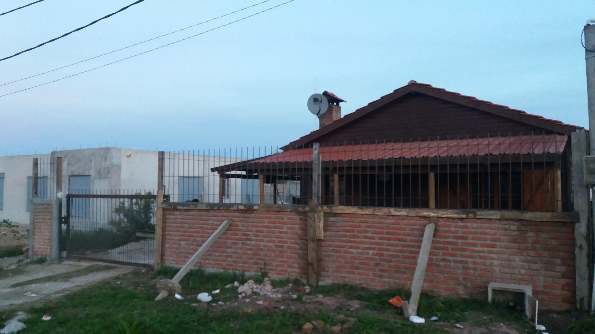 REFORMAR O CONSTRUIR FRENTES  combinación, reja ladrillos