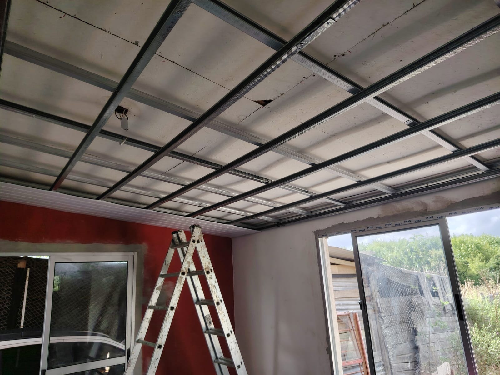 WALTER CUBELLI Walter Cubelli PORTONES AUTOMATICOS
REJAS
CORTINAS DE ENROLLAR
MA