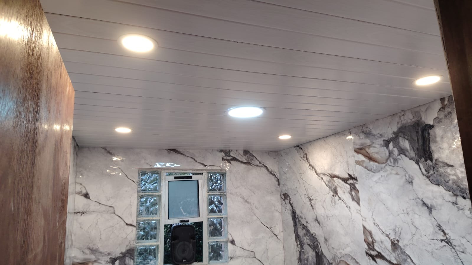 WALTER CUBELLI Walter Cubelli PORTONES AUTOMATICOS
REJAS
CORTINAS DE ENROLLAR
MA