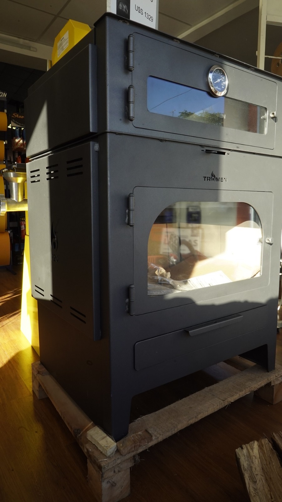 AGROPECUARIA EL HORNERO AGROPECUARIA EL HORNERO Variedad de productos agrícolas para ofrecer.

Sem