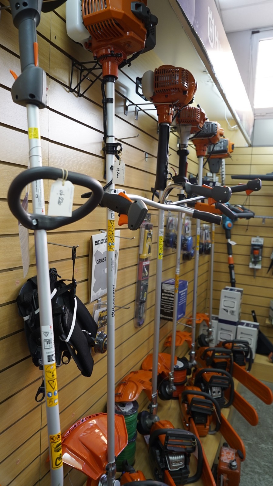 AGROPECUARIA EL HORNERO AGROPECUARIA EL HORNERO Variedad de productos agrícolas para ofrecer.

Sem