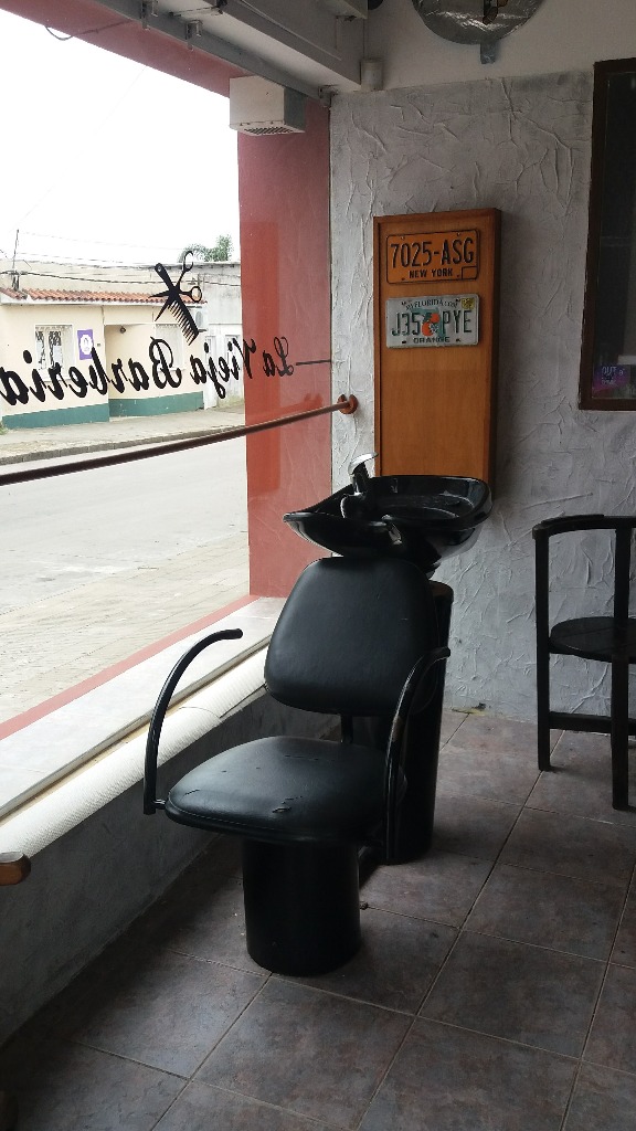 LA VIEJA BARBERÍA  