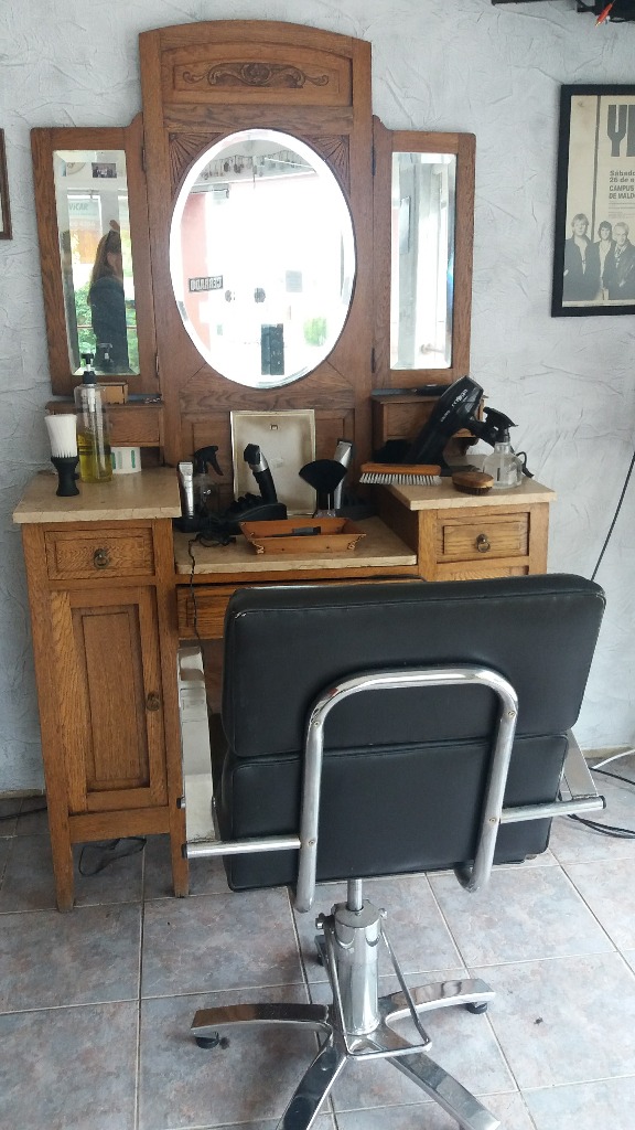 LA VIEJA BARBERÍA  