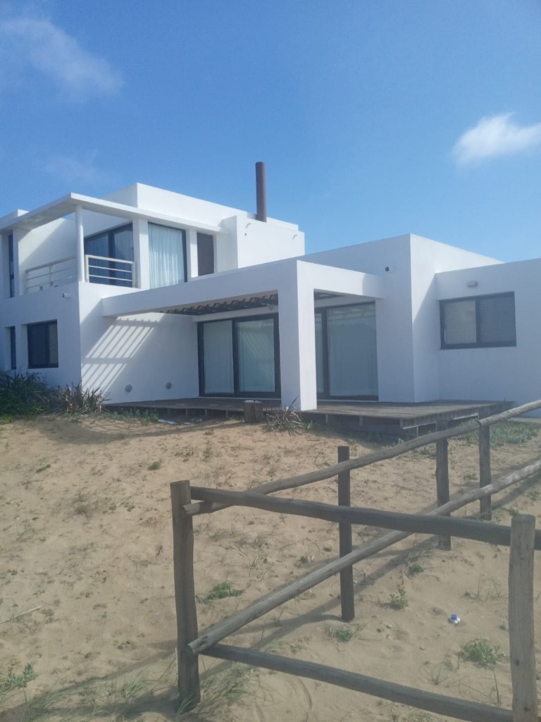 GUSTAVO CORAZA SERVICE  