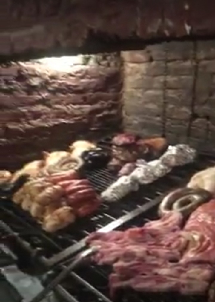 LA RUEDA DEL CENTRO PARRILLADA LA RUEDA  