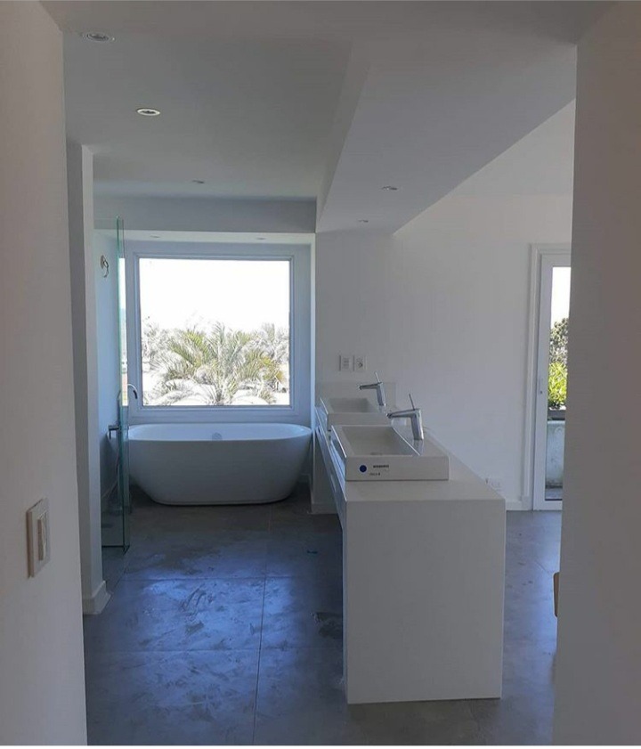 3 MÁS CONSTRUYE Reforma baño 3 Más Construye Punta del Este 