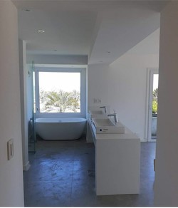 3 MÁS CONSTRUYE Reforma baño 3 Más Construye Punta del Este