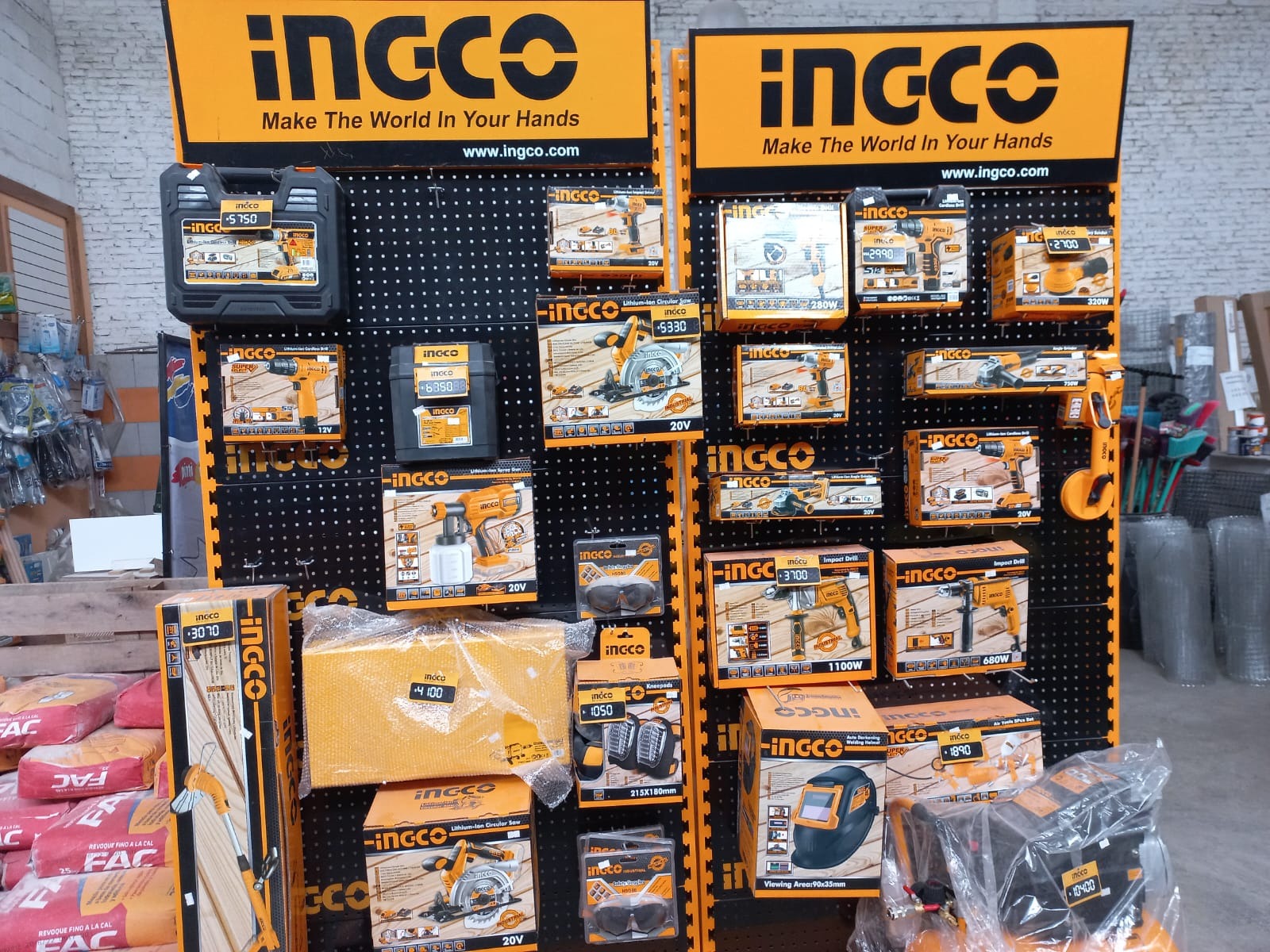 BARRACA Y FERRETERIA MASTER 10  