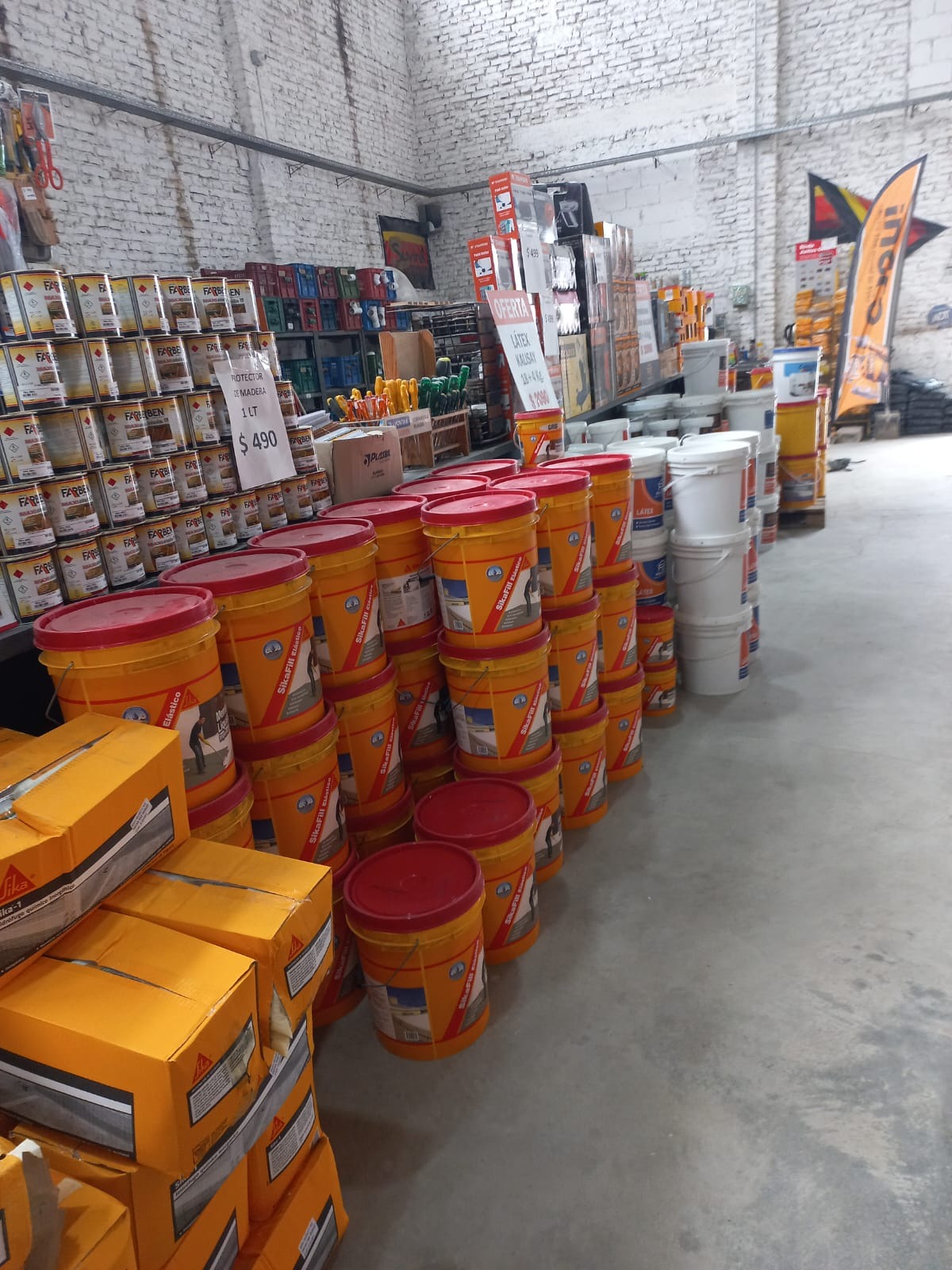 BARRACA Y FERRETERIA MASTER 10  