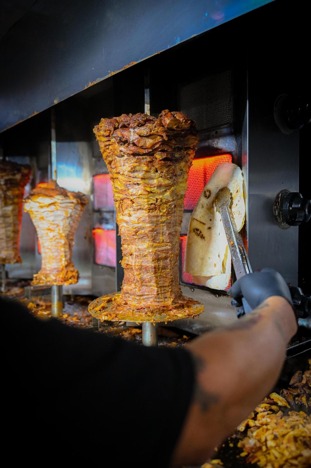 RESTAURANTE ESTACION SOLGER SHAWARMA RESTAURANTE ESTACION SOLGER SHAWARMA SHAWARMA
COMIDA ARABE