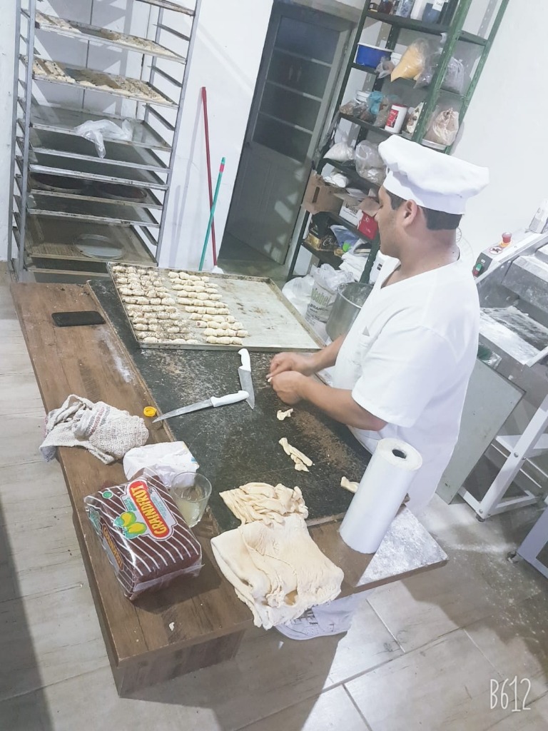 PANADERÍA Y CONFITERÍA EXQUISITECES  