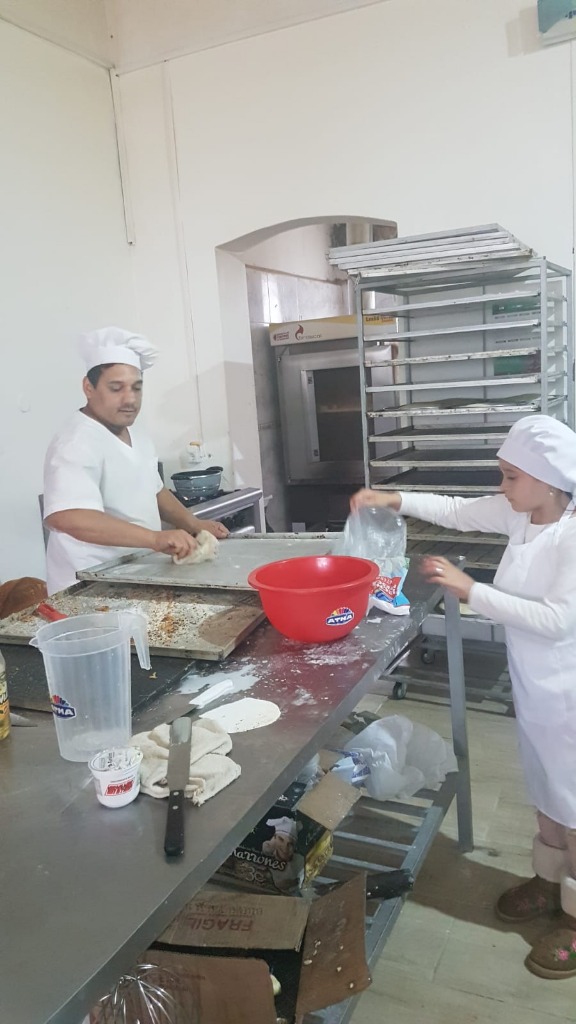 PANADERÍA Y CONFITERÍA EXQUISITECES  