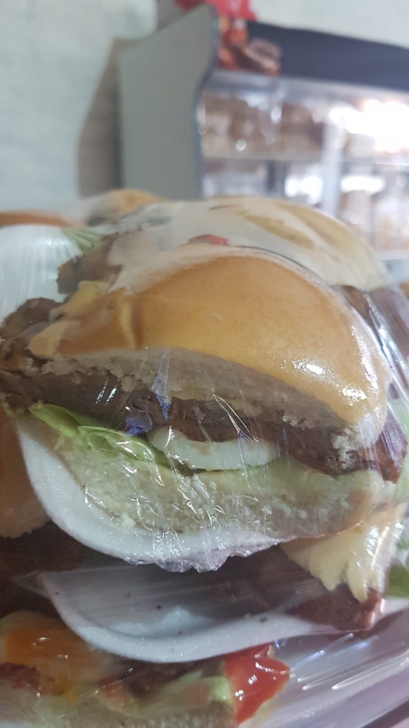 PANADERÍA Y CONFITERÍA EXQUISITECES  