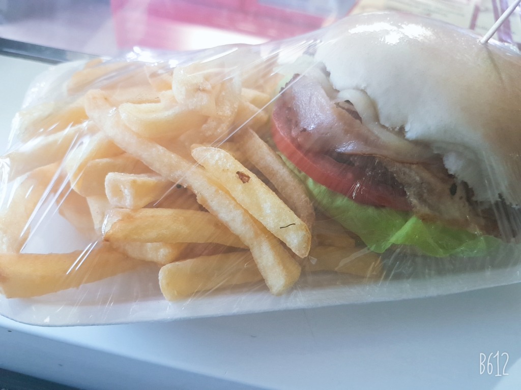 PANADERÍA Y CONFITERÍA EXQUISITECES  