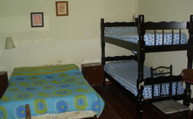 HOTEL DEL LITORAL Habitaciones compartidas Habitaciones y baño compartido