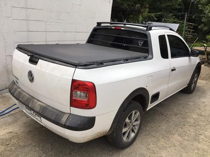 BLACK CARS Audio automotriz Colocación de radio con bt y cambio de mástil en S