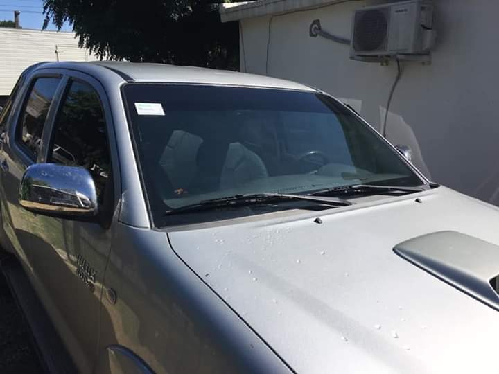 BLACK CARS Parablisas Cambio de parabrisas Toyota hilux por aseguradora.