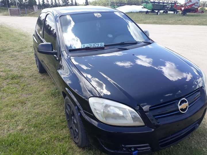 BLACK CARS Láminas Sacado y colocación de láminas Chevrolet celta... 