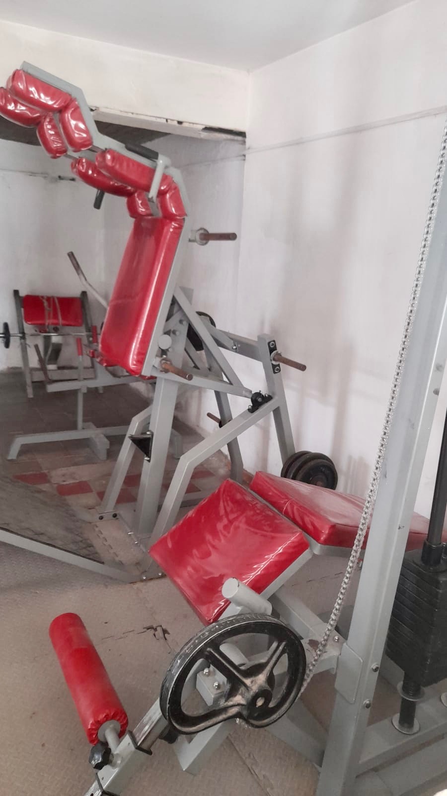 GIMNASIO EL SEBAS Sala de musculación 