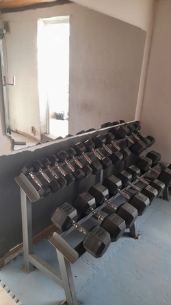 GIMNASIO EL SEBAS Sala de musculación