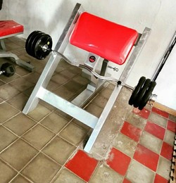 GIMNASIO EL SEBAS Sala de musculación