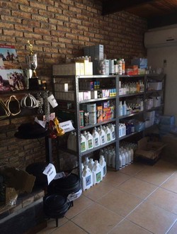 VETERINARIA Y BARRACA EL GAUCHO 