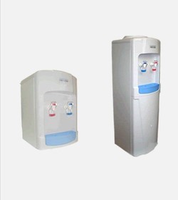 LAURA ALVAREZ SODA DOS BANDERAS 