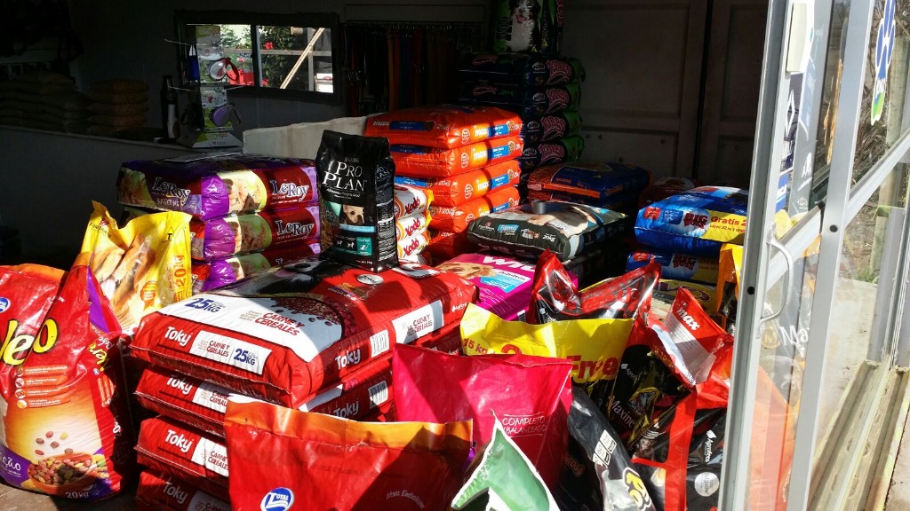 AGROPECUARIA 101 Y AUTOSERVICE  