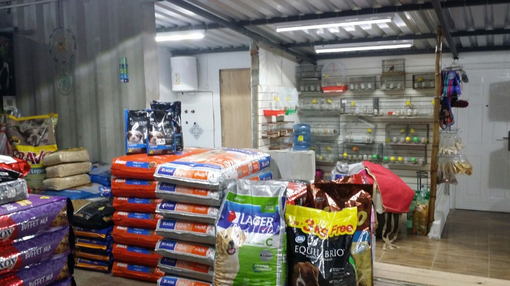 AGROPECUARIA 101 Y AUTOSERVICE  