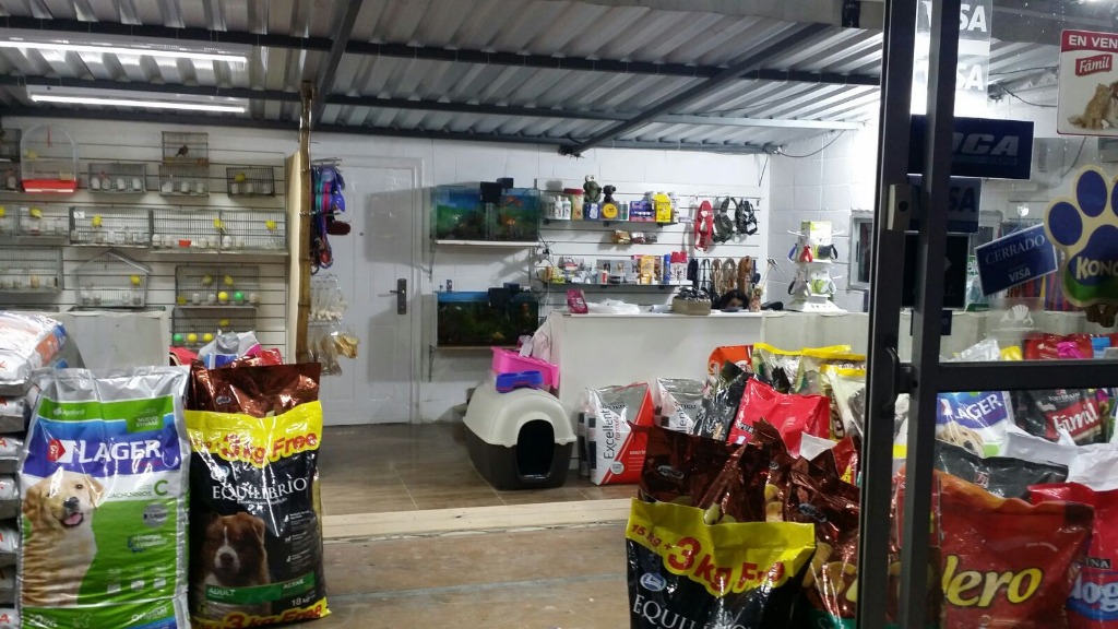 AGROPECUARIA 101 Y AUTOSERVICE  