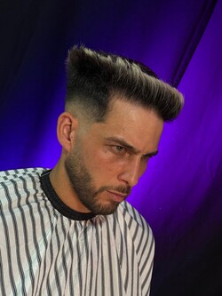 SANTILOS BARBER 