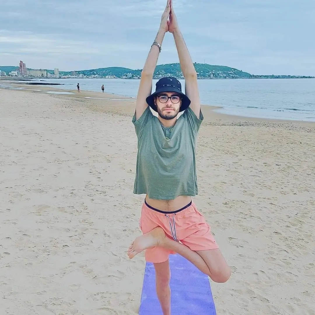 HATHA YOGA DANILO MIER  