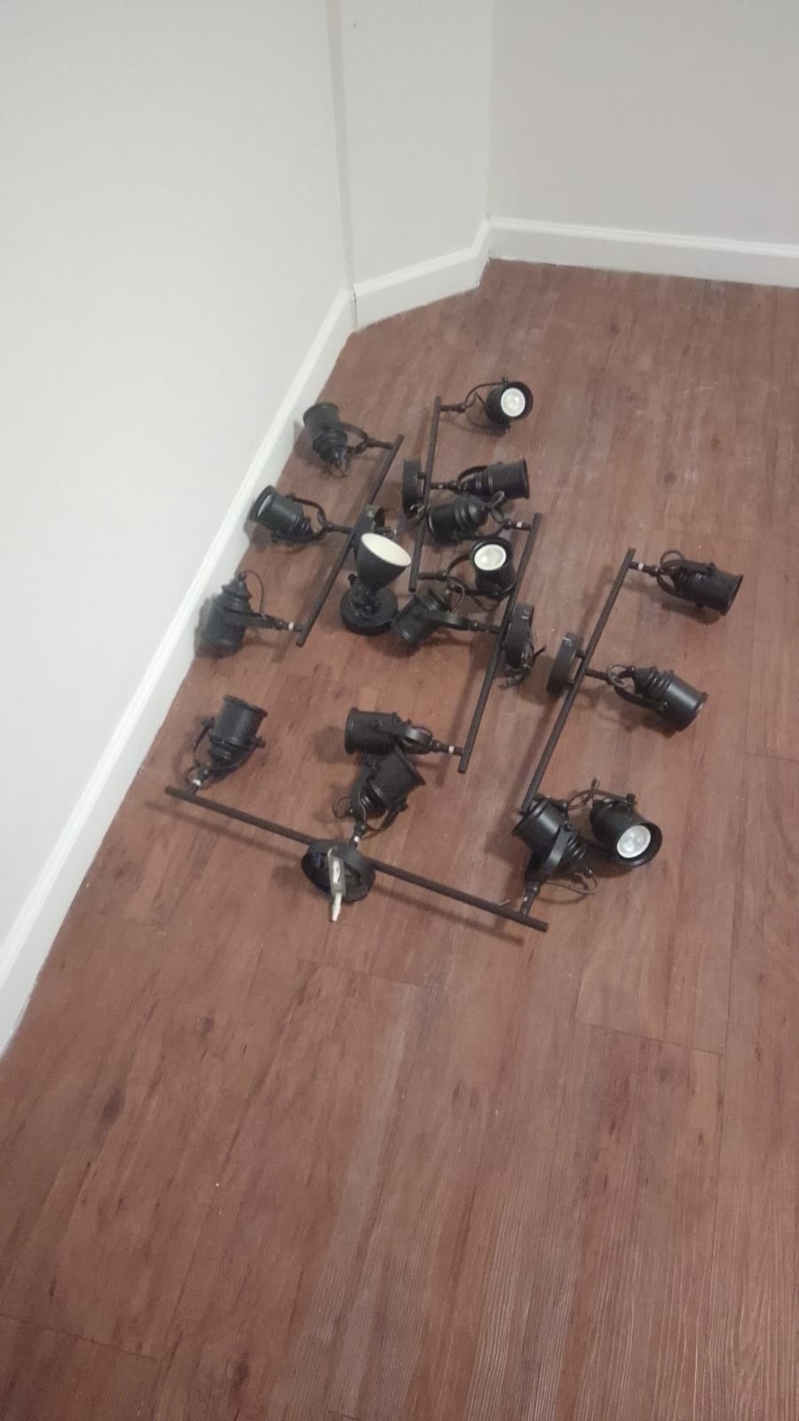 Valenca Valenca Servicios eléctricos y sanitarios
Electricidad pro