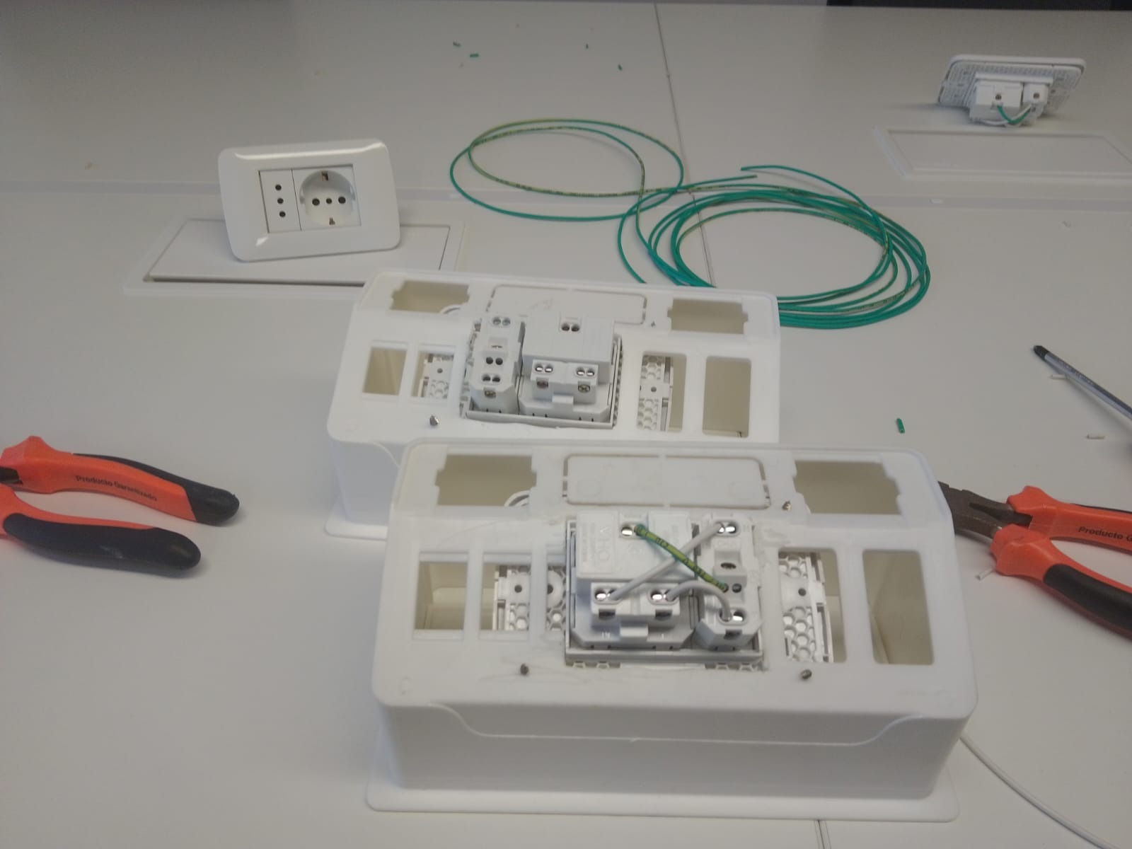 Valenca Valenca Servicios eléctricos y sanitarios 
Electricidad pr