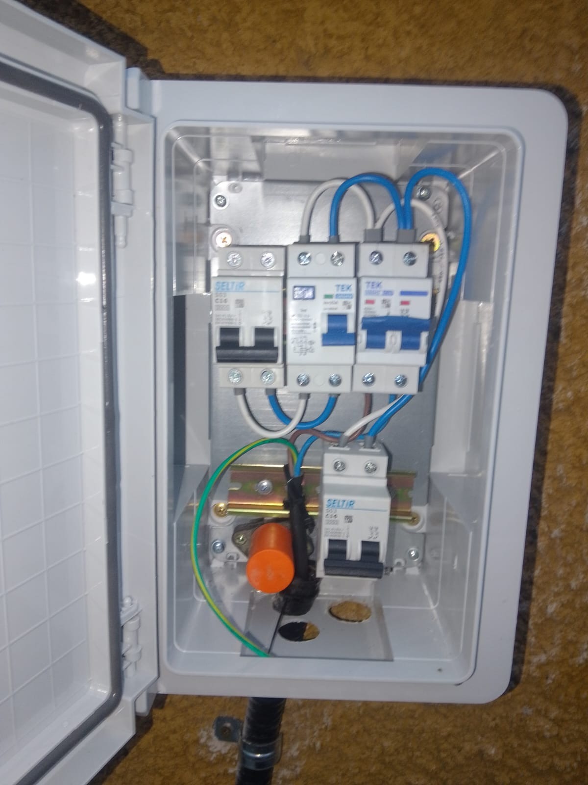 Valenca Valenca Servicios eléctricos y sanitarios 
Electricidad pr