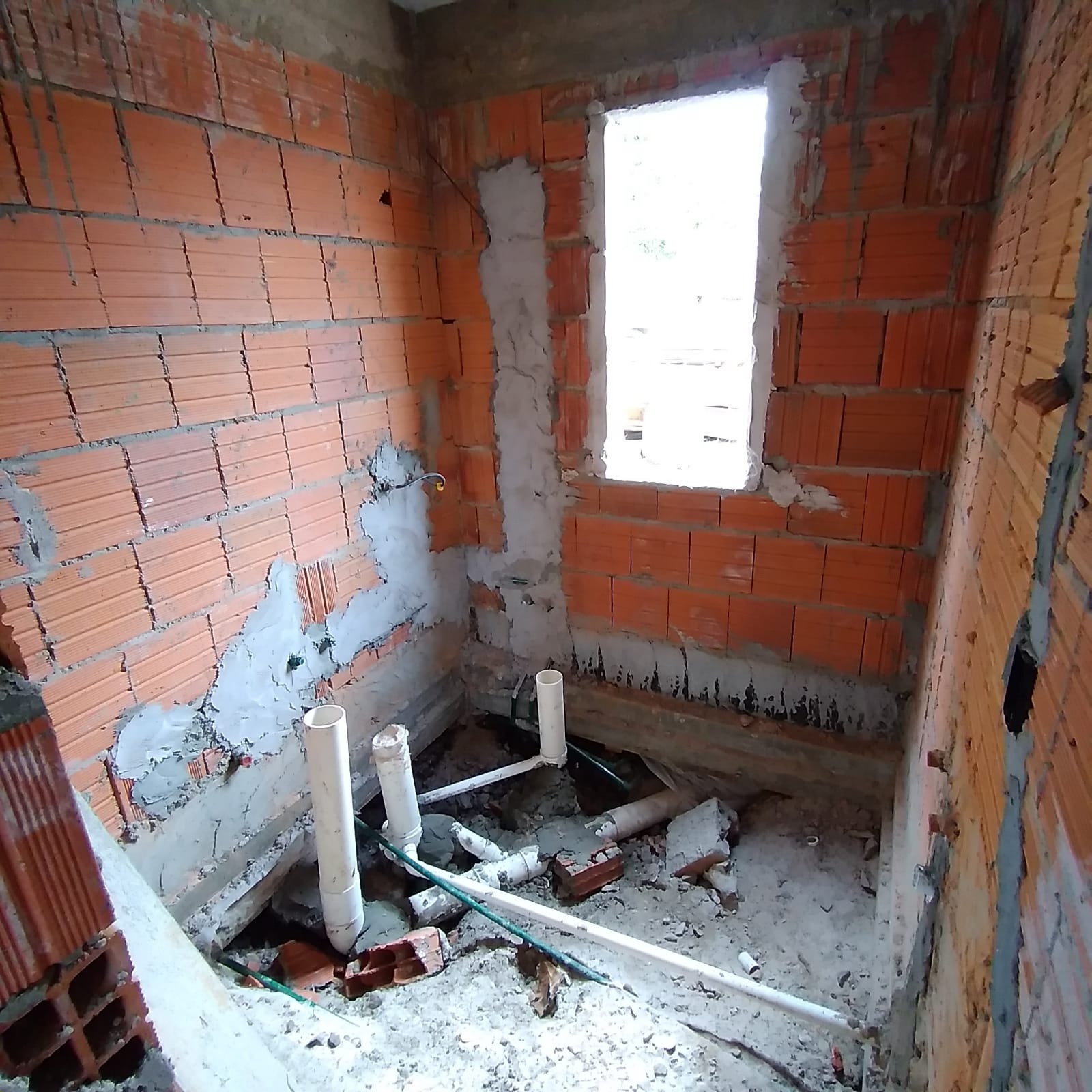 DAMPA CONSTRUCCIONES Dr. Soluciones en Maldonado 094417883 Construcción, Remodelación, Baños, Cocinas, Techos