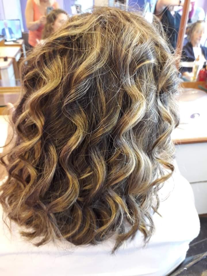 SANDRA VERESQUI PELUQUERIA  