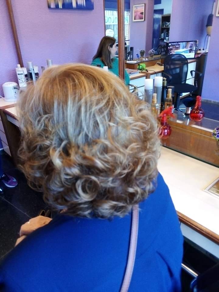 SANDRA VERESQUI PELUQUERIA Sandra Veresqui  Peinados 