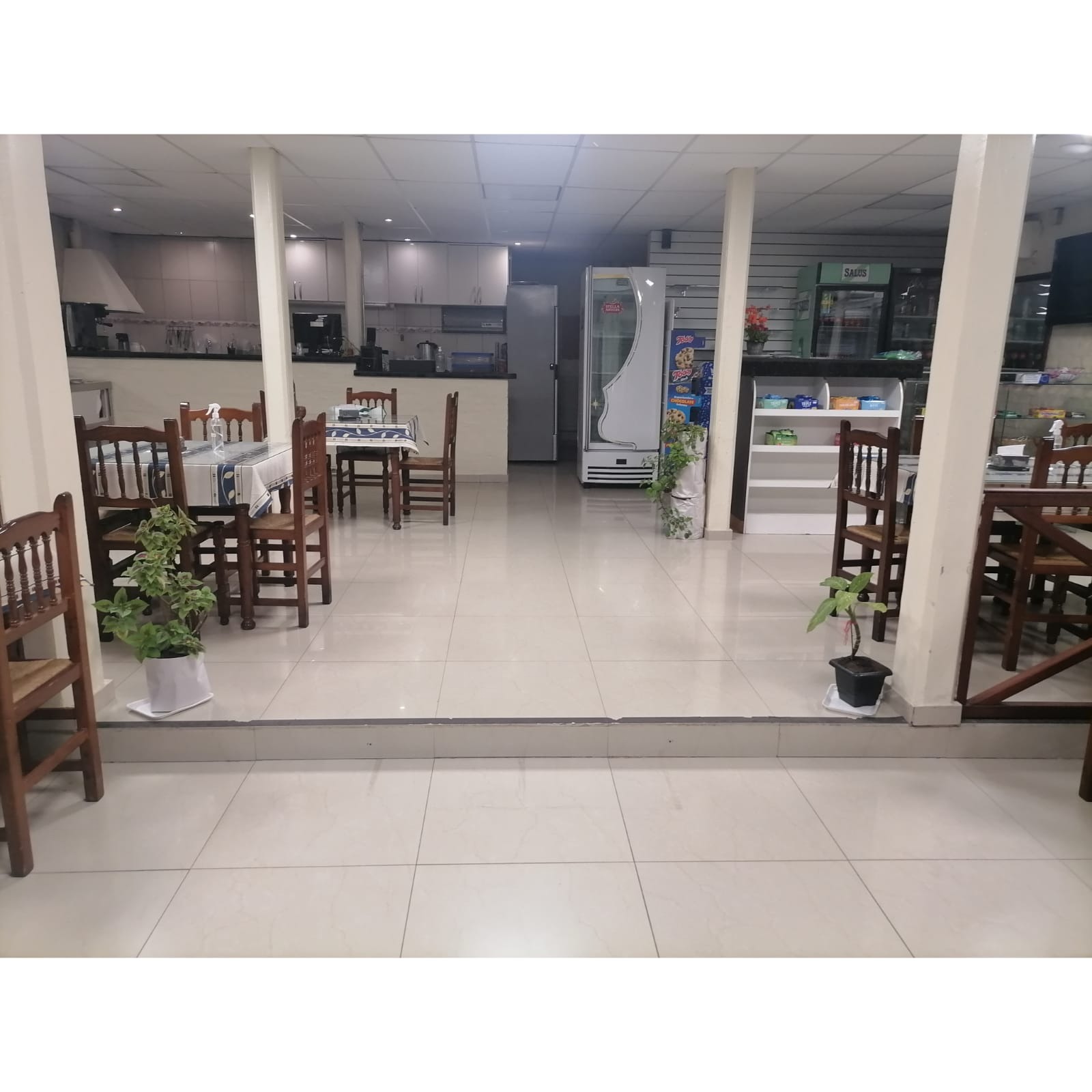 Cafeteria Del Pasaje | Cafeteria Del Pasaje | Av Paysandu Pasaje Loc 2 |  Guía Móvil 1122