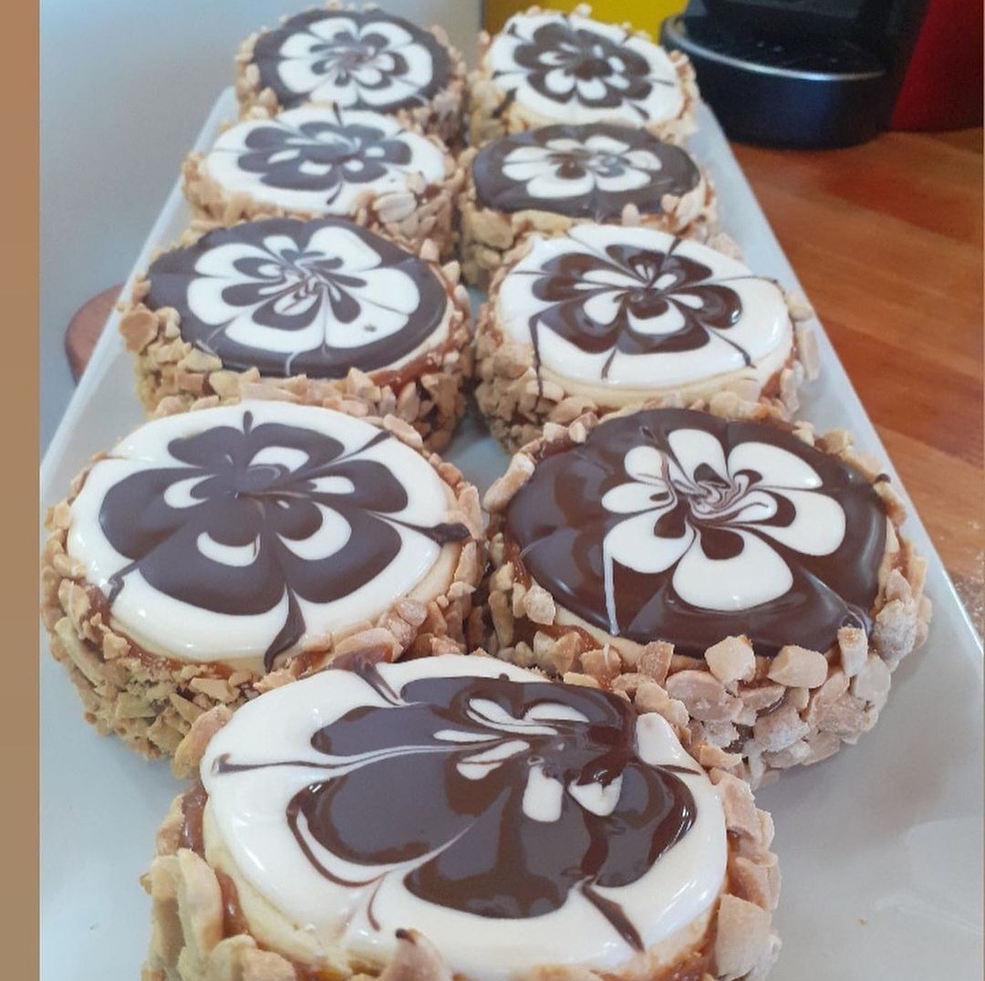PANADERÍA FACTURISIMA Alfajor de chocolate y maní 