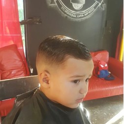 TATTO BARBER ESTUDIO BARBERÍA TIEMPO 