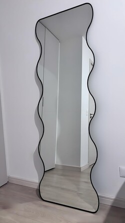 TODO MUEBLES Espejo Sofisticado con bordes curvos 