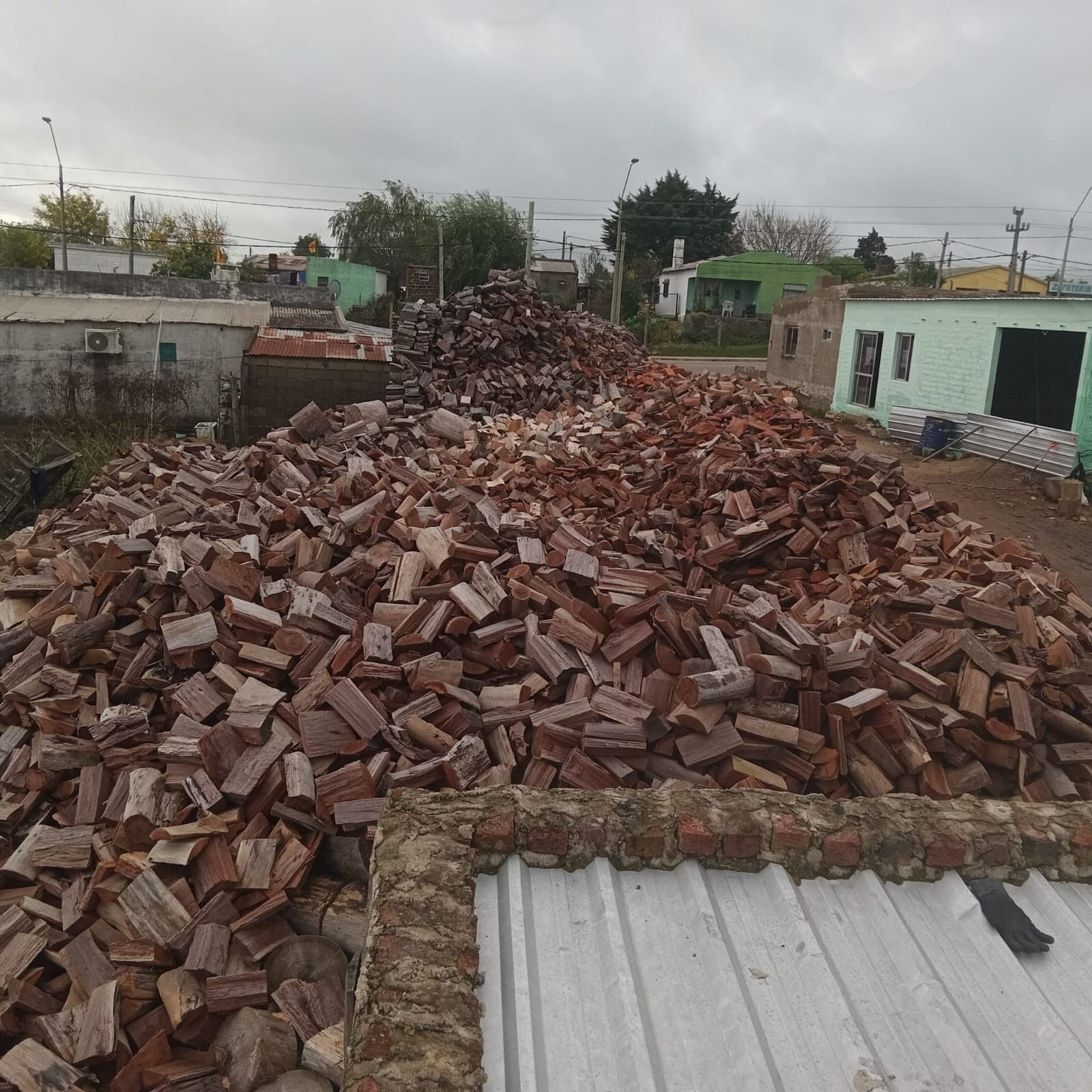 BARRACA DE LEÑA MELO  