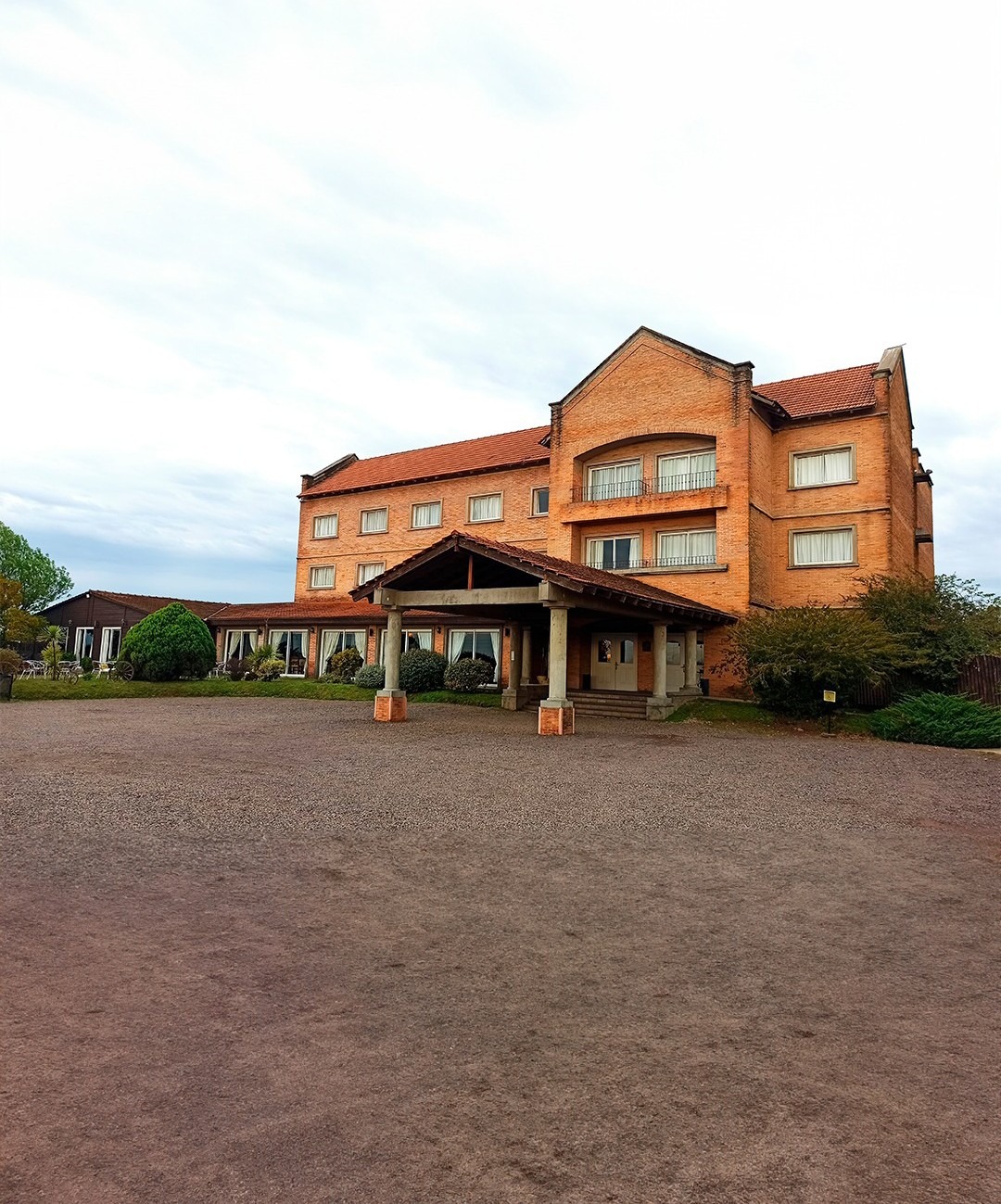 HOTEL CARLOS GARDEL  