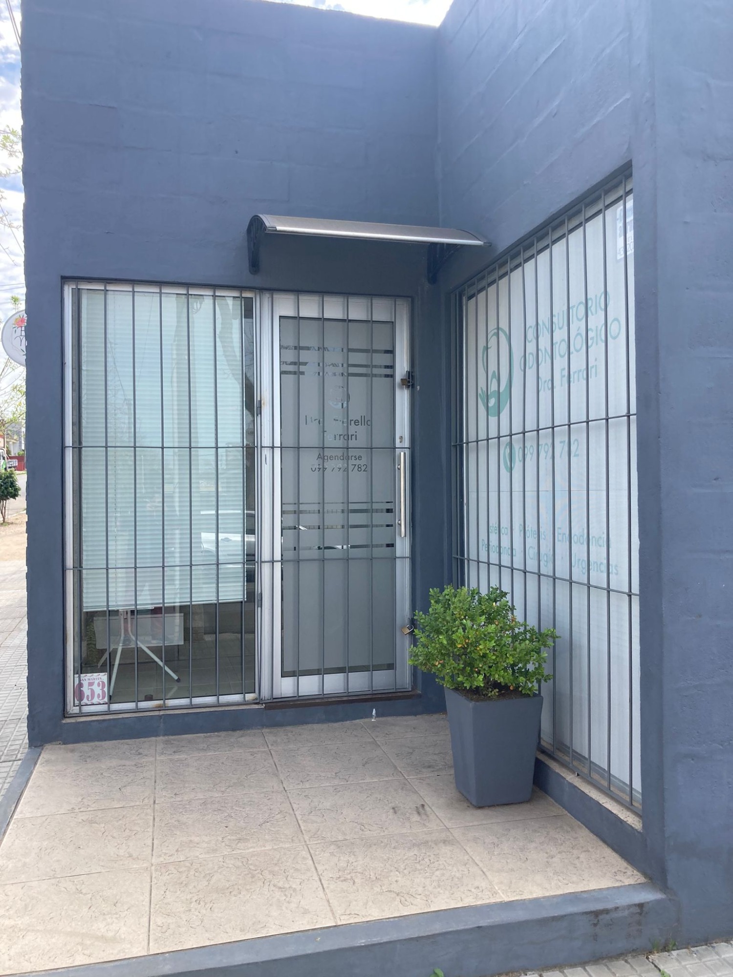 DRA. FIORELLA FERRARI  