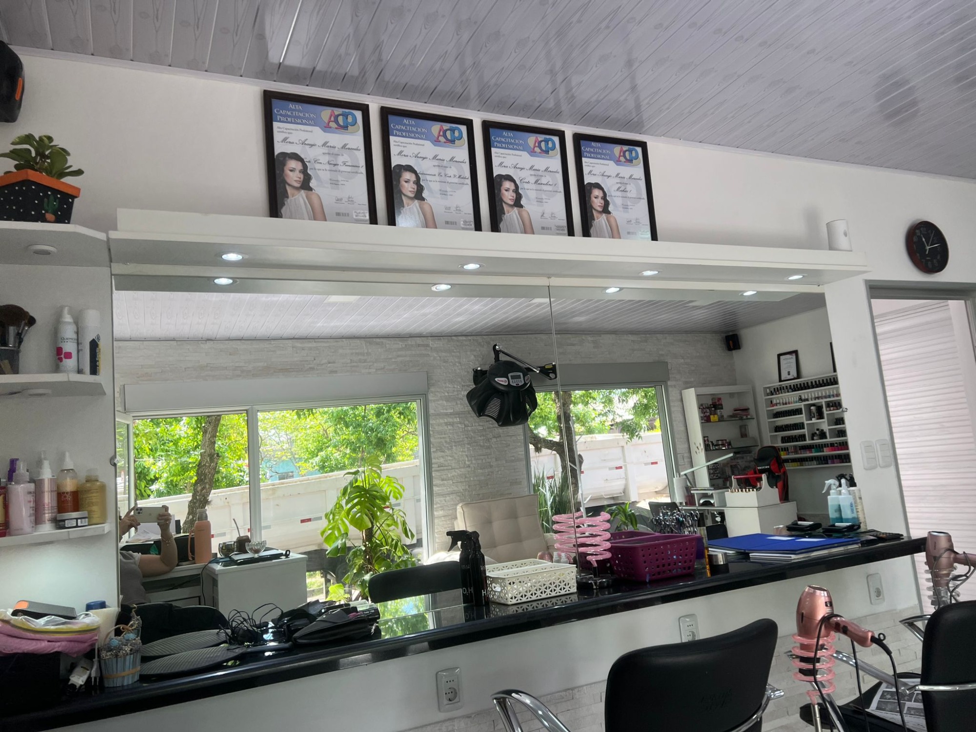 MERCEDES MORA HAIR EVOLUTION  