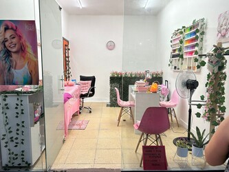 NAILS & LASHES STUDIO 