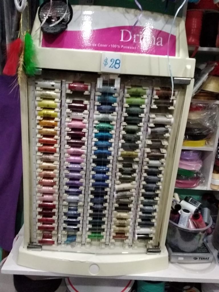 MERCERÍA EL BOTÓN Hilos de máquina Variedad de colores